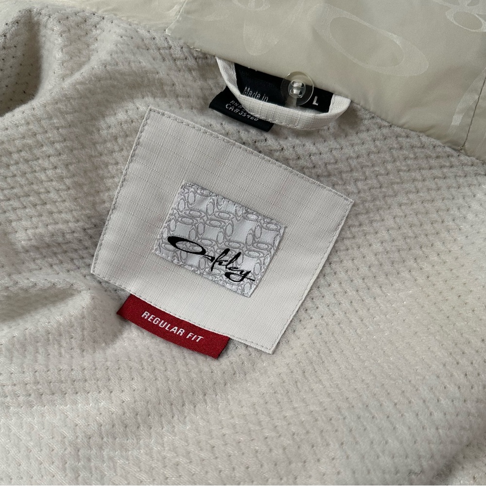 Oakley ski jacket - women’s